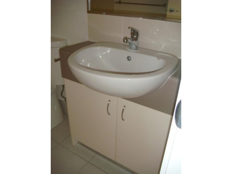 4/13D Wyndham Avenue, Southport QLD 4215