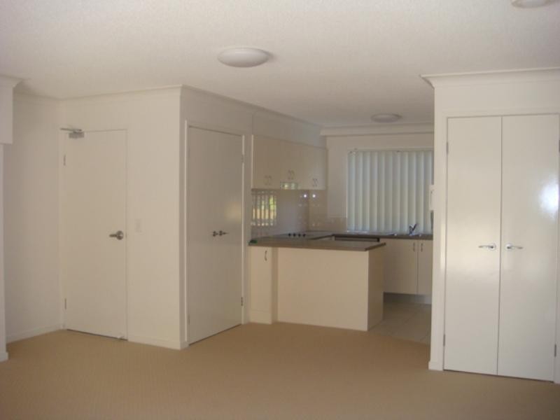 4/13D Wyndham Avenue, Southport QLD 4215