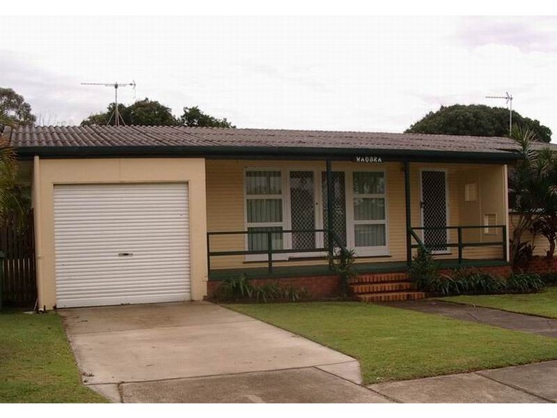 77 Broad Street, Labrador QLD 4215