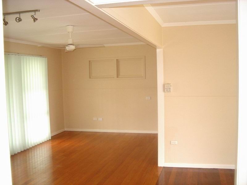 77 Broad Street, Labrador QLD 4215