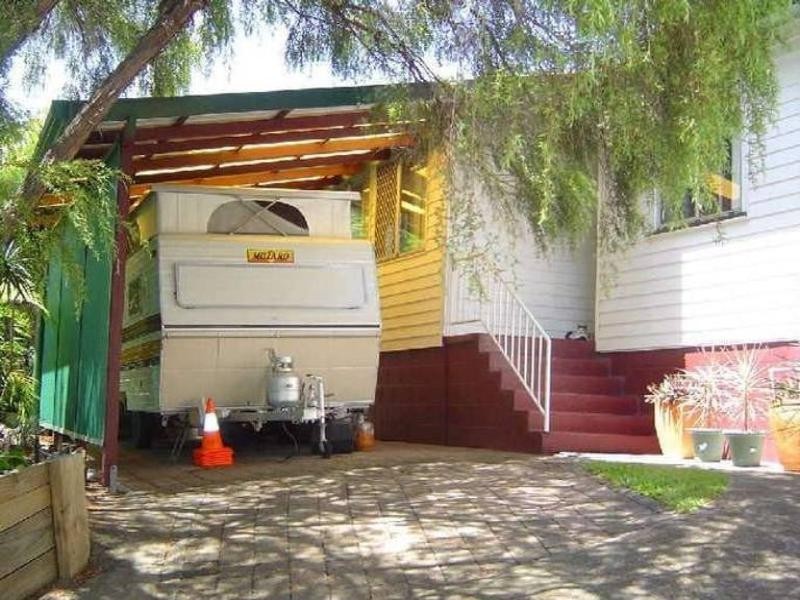 14 Kathleen Avenue, Southport QLD 4215