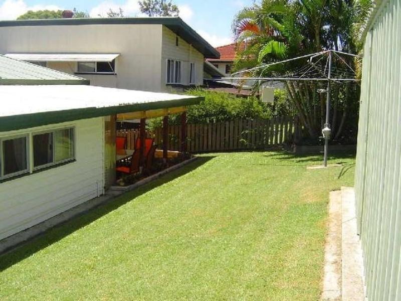 14 Kathleen Avenue, Southport QLD 4215