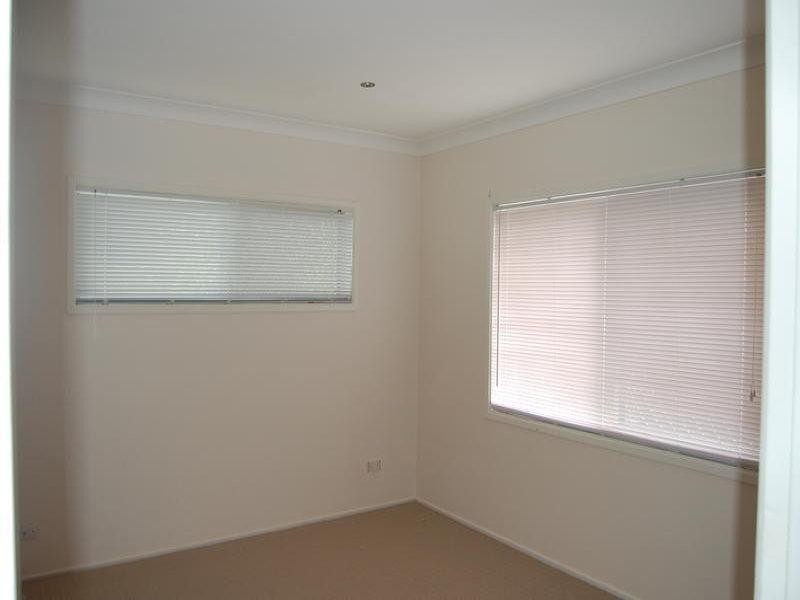 13 Willamulka Avenue, Ashmore QLD 4214