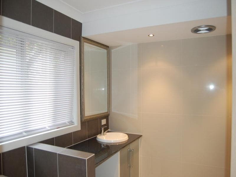 13 Willamulka Avenue, Ashmore QLD 4214