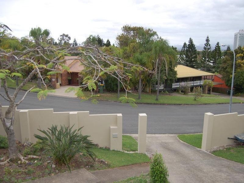 13 Willamulka Avenue, Ashmore QLD 4214