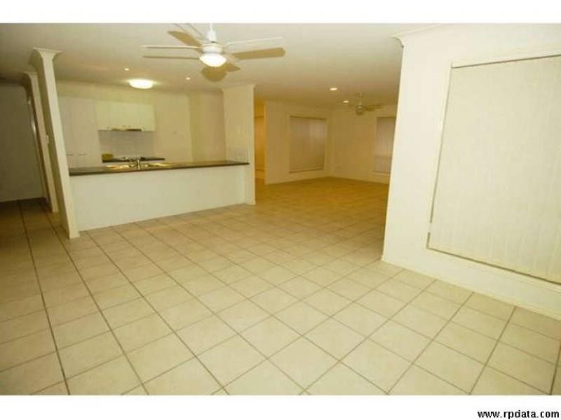 11 Barrs Avenue, Oxenford QLD 4210