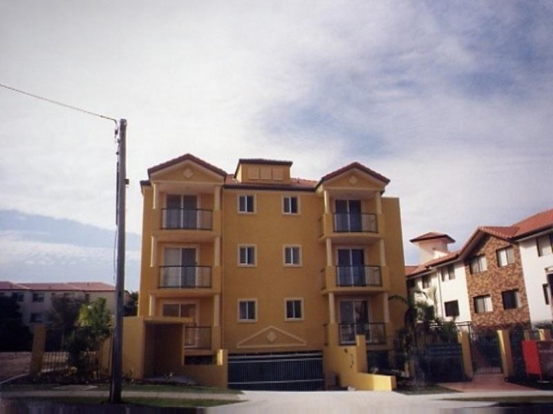 13/7-11 Johnston Street, Southport QLD 4215