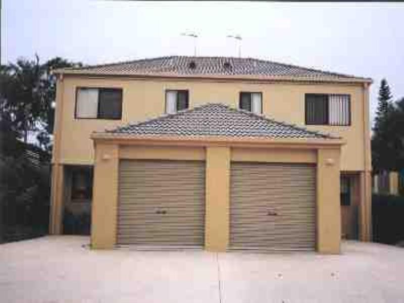 2/72 Imperial Parade, Labrador QLD 4215