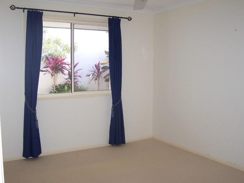 3 Worthing Court, Arundel QLD 4214