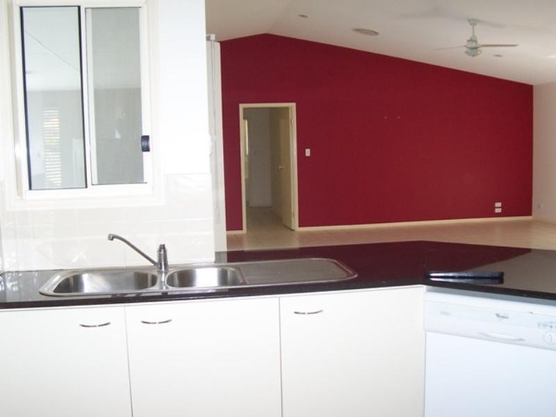 3 Worthing Court, Arundel QLD 4214