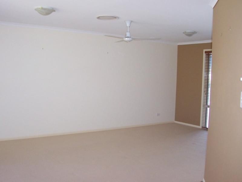 3 Worthing Court, Arundel QLD 4214