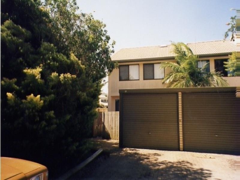 4/111 Little Usher Avenue, Labrador QLD 4215