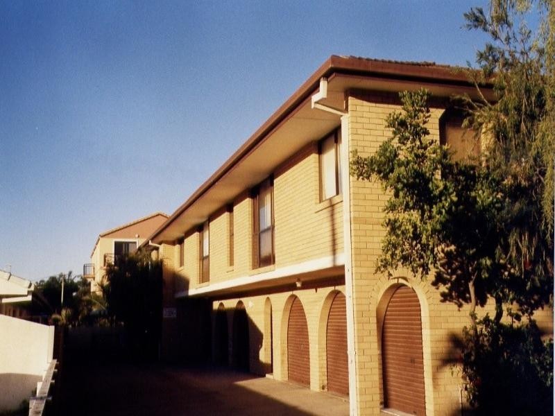 4/211 Scarborough Street, Southport QLD 4215