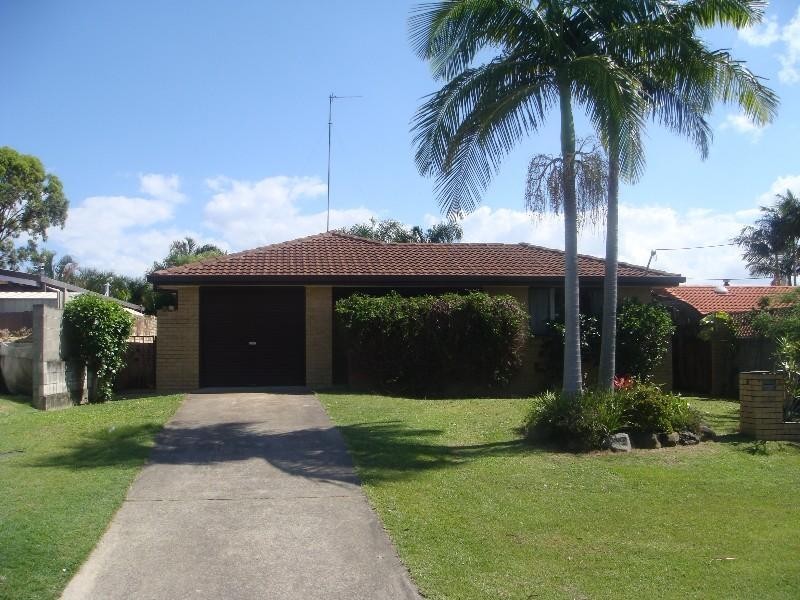 112 Bamboo Avenue, Benowa QLD 4217