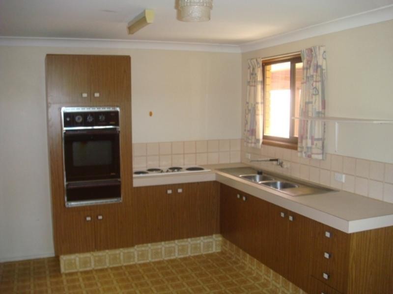 112 Bamboo Avenue, Benowa QLD 4217