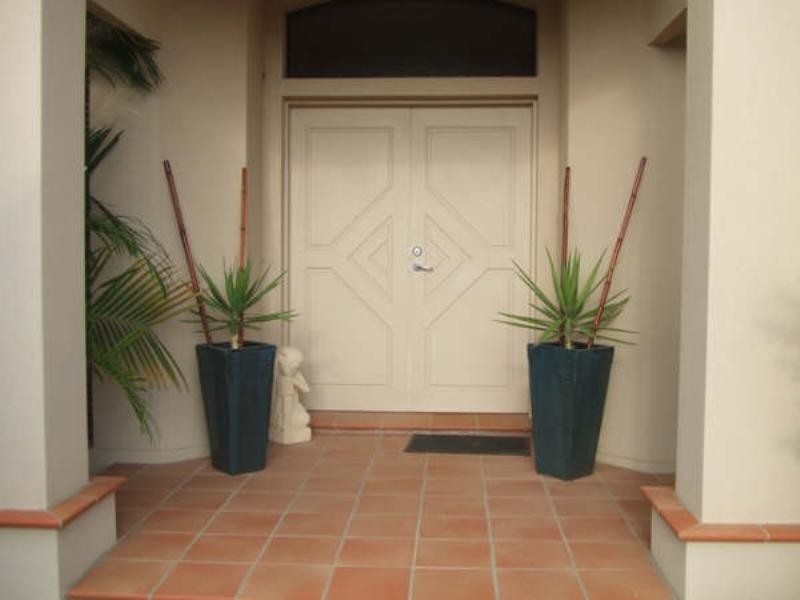 77 Arun Drive, Arundel QLD 4214