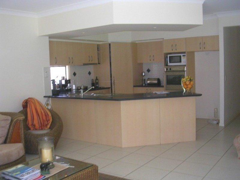 77 Arun Drive, Arundel QLD 4214