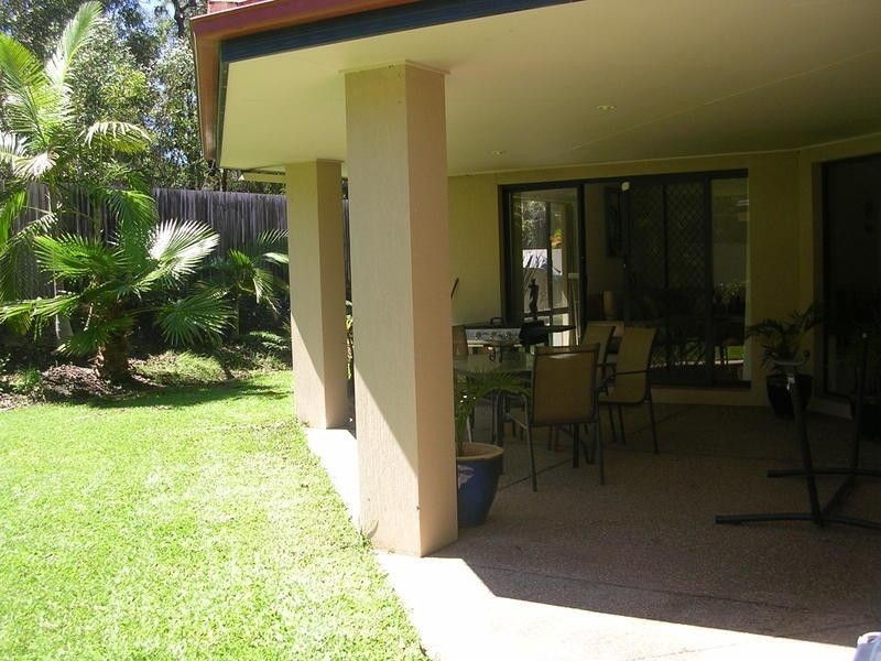 77 Arun Drive, Arundel QLD 4214