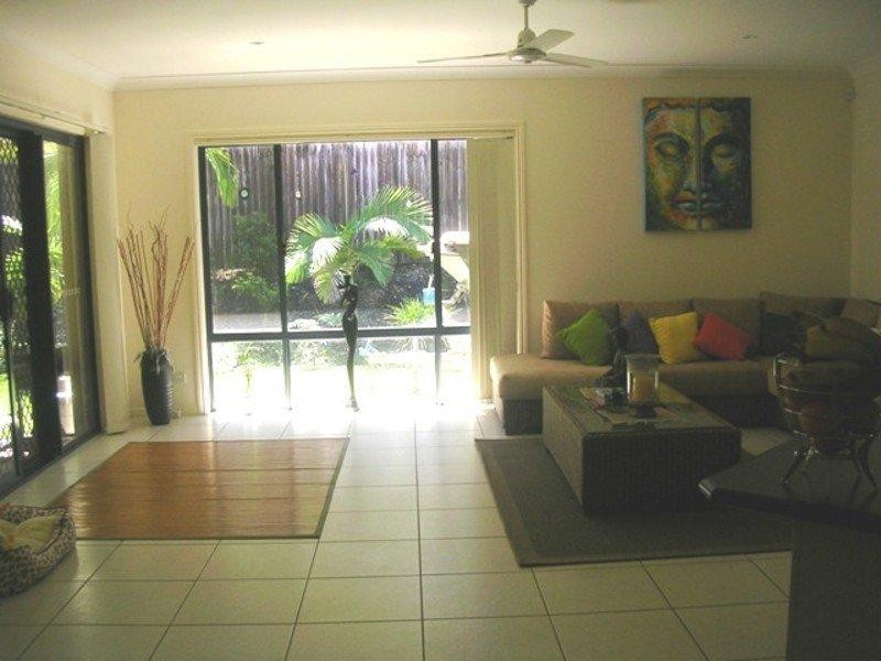 77 Arun Drive, Arundel QLD 4214