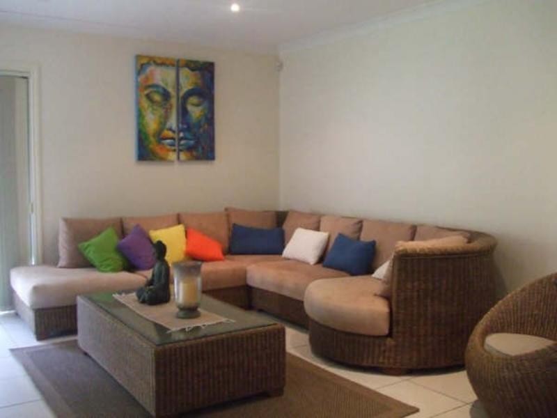 77 Arun Drive, Arundel QLD 4214