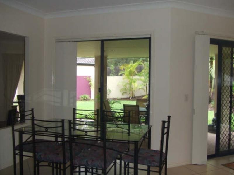 77 Arun Drive, Arundel QLD 4214