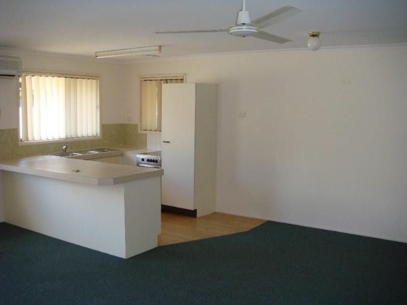 1/120 Kumbari Avenue, Labrador QLD 4215