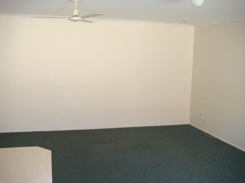 1/120 Kumbari Avenue, Labrador QLD 4215