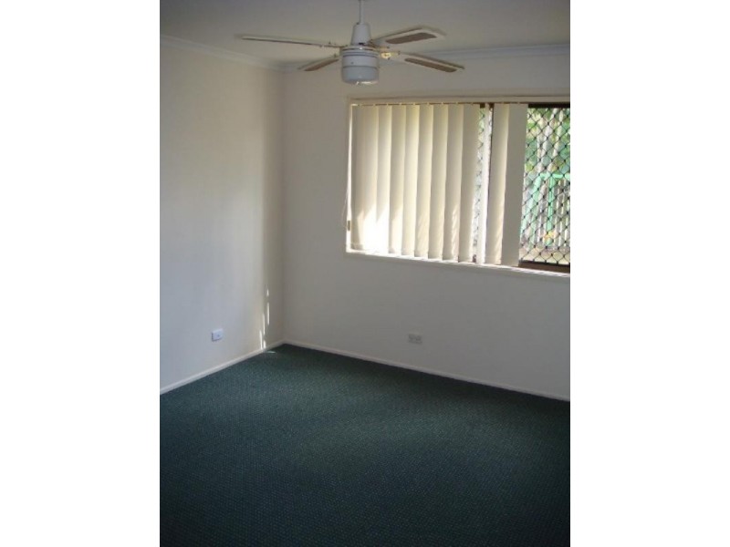 1/120 Kumbari Avenue, Labrador QLD 4215