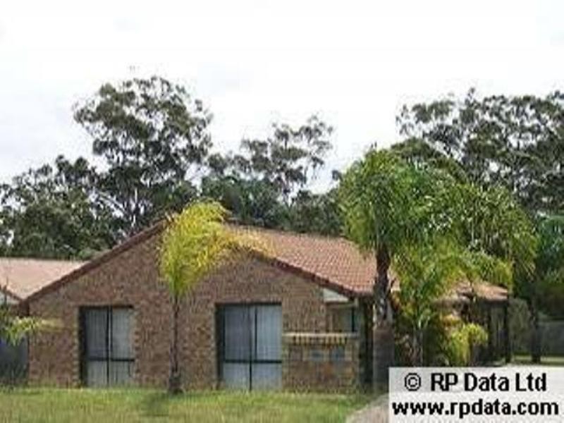 1/10 Nina Parade, Arundel QLD 4214