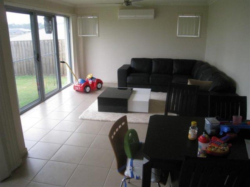 3 Bowley Street, Pacific Pines QLD 4211