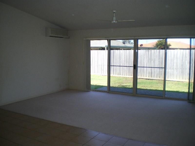 8 Meadow Way, Upper Coomera QLD 4209