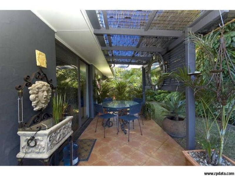 1/38 Middle Street, Labrador QLD 4215