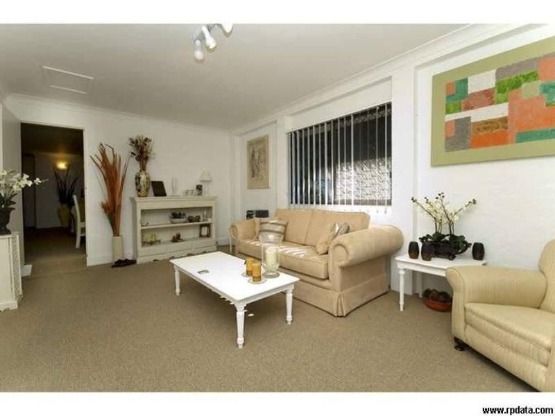 1/38 Middle Street, Labrador QLD 4215