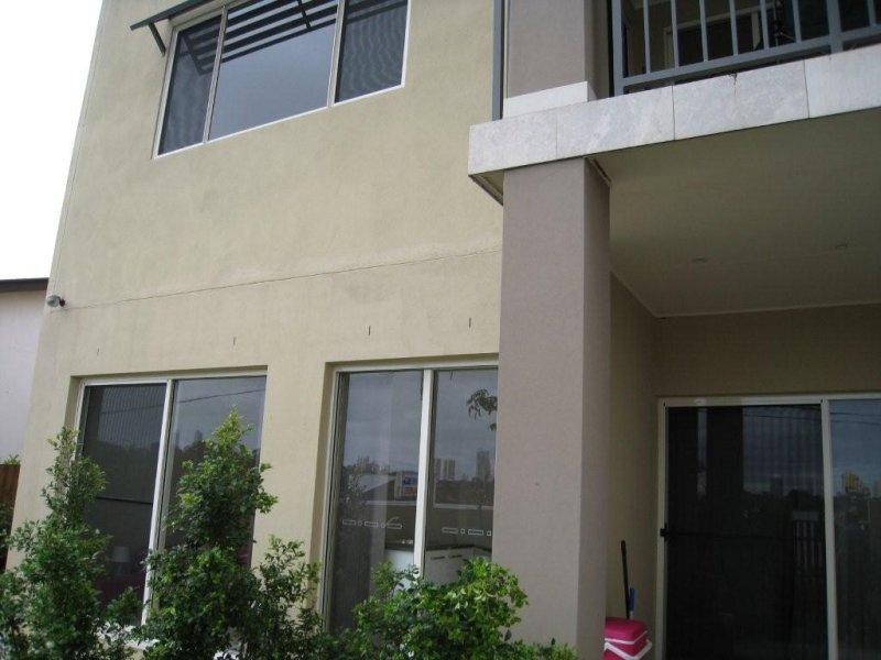 1/14 Minnie Street, Southport QLD 4215