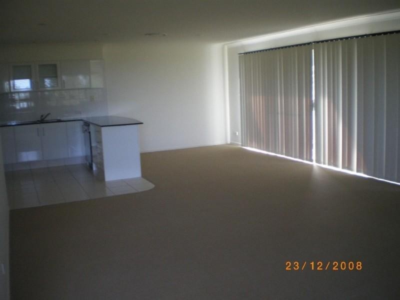 5/2 Ridgeline Way, Highland Park QLD 4211