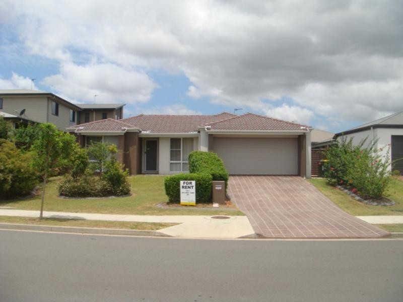 4 Nara Crescent, Oxenford QLD 4210