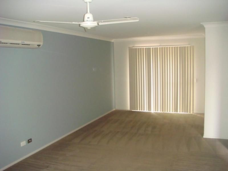 4 Nara Crescent, Oxenford QLD 4210