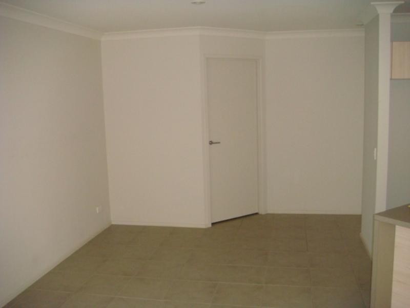 4 Nara Crescent, Oxenford QLD 4210