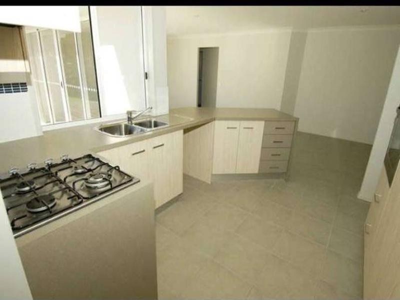 4 Nara Crescent, Oxenford QLD 4210