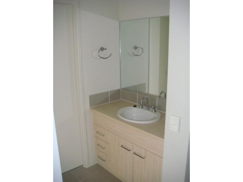 4 Nara Crescent, Oxenford QLD 4210