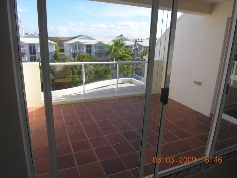 10/7 Whiting Street, Labrador QLD 4215