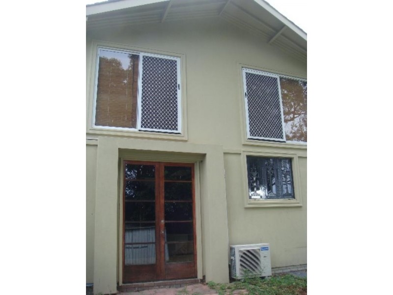 7 Hillview Parade, Ashmore QLD 4214