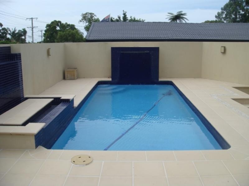 7 Hillview Parade, Ashmore QLD 4214