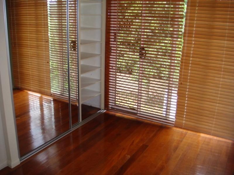 7 Hillview Parade, Ashmore QLD 4214