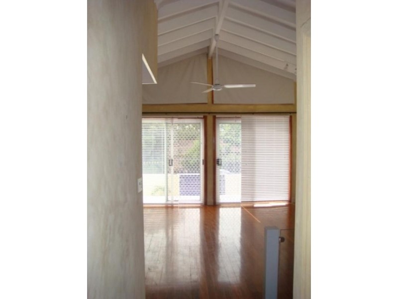 7 Hillview Parade, Ashmore QLD 4214