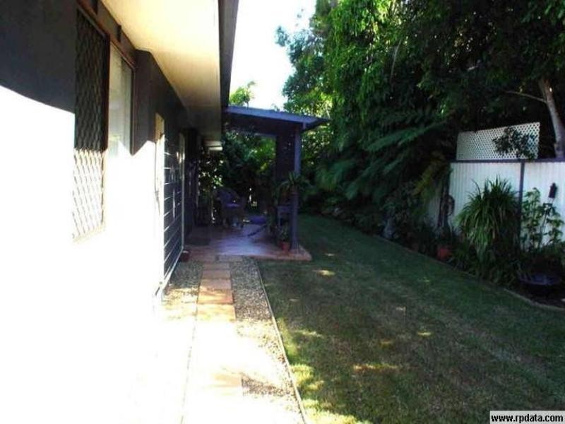 1/38 Middle Street, Labrador QLD 4215