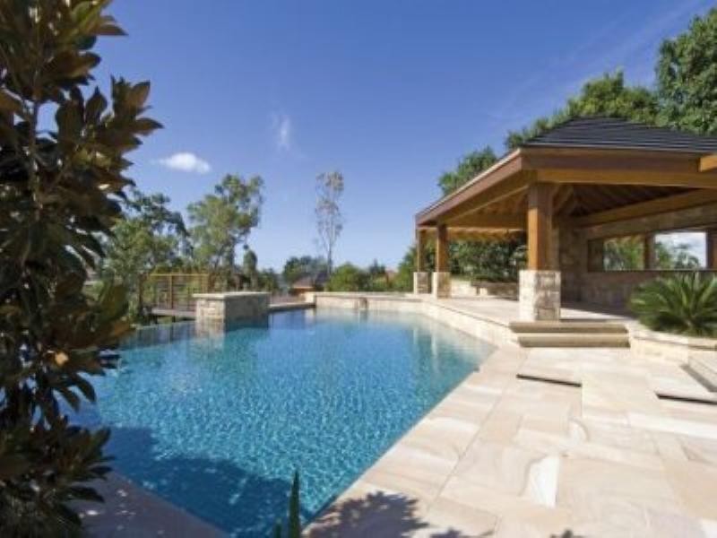 2 Ridgeline Way, Highland Park QLD 4211