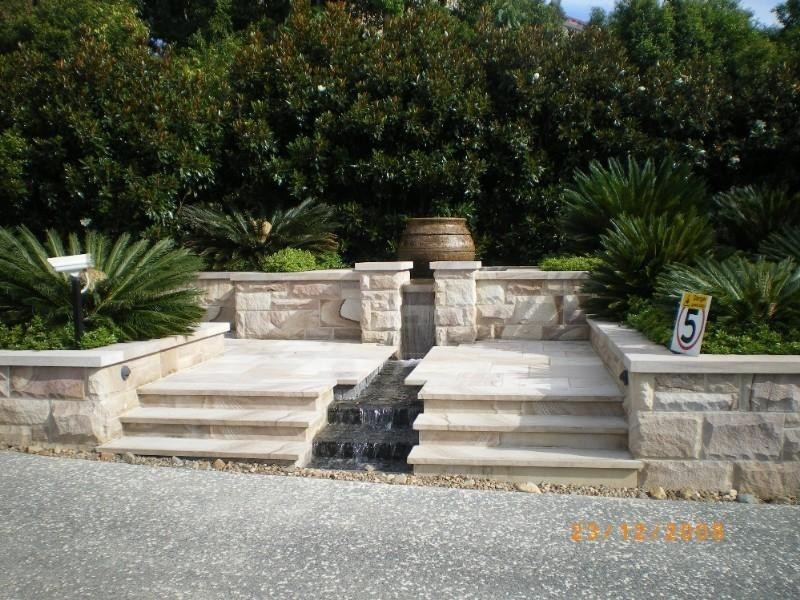 2 Ridgeline Way, Highland Park QLD 4211