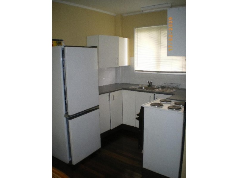 6/8 Robert Street, Labrador QLD 4215