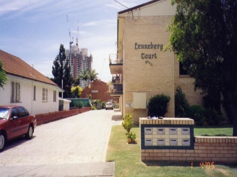 3/39 Lenneberg Street, Southport QLD 4215